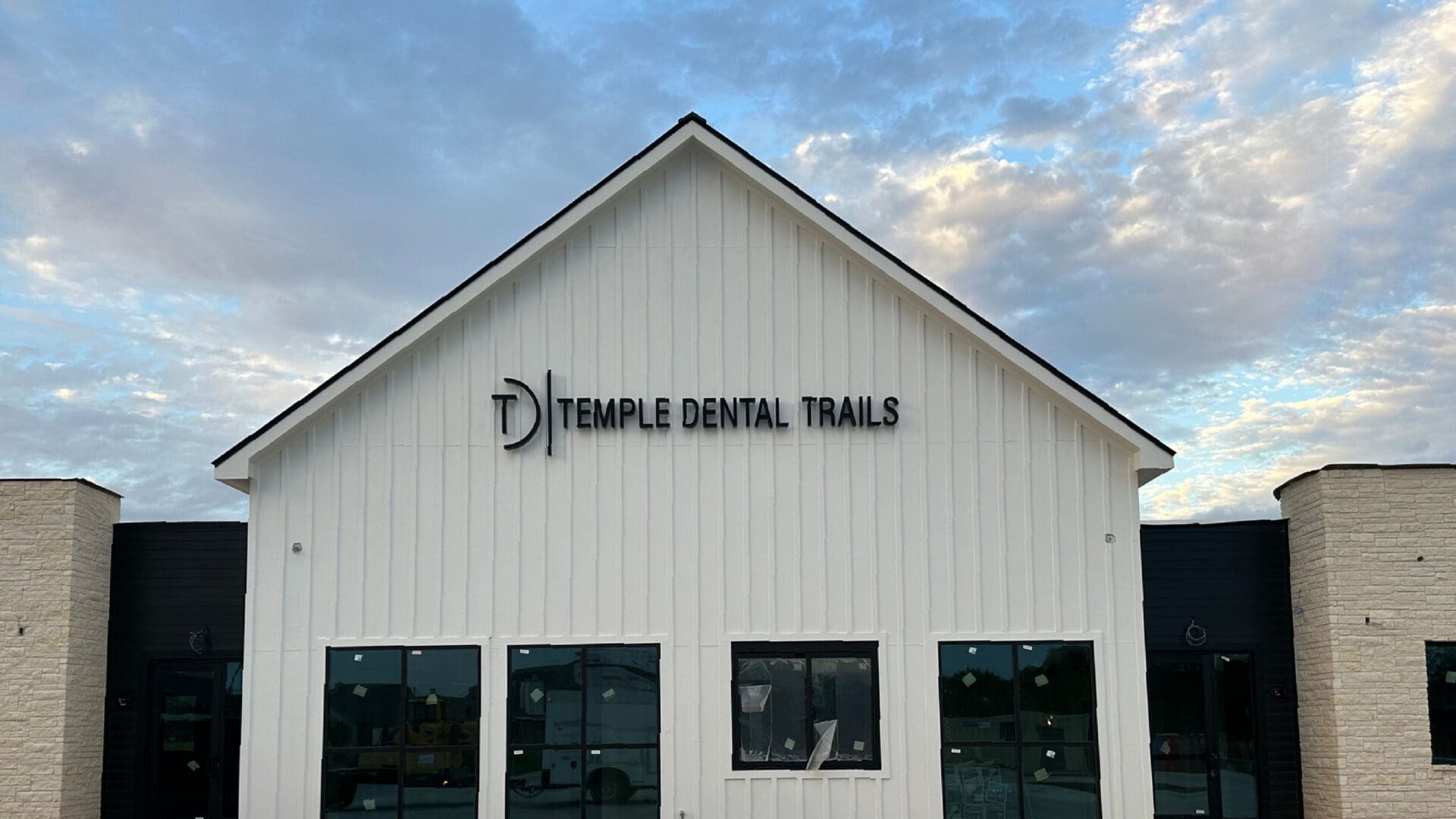 Temple Dental Trails white barn-style facade